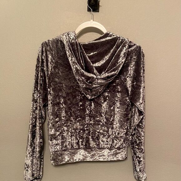 COPY - Emma & Sam Velvet Hoodie size Medium - Picture 3 of 5